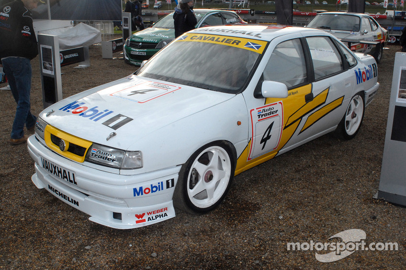 Illustration for article titled Wheel options in 90's BTCC style